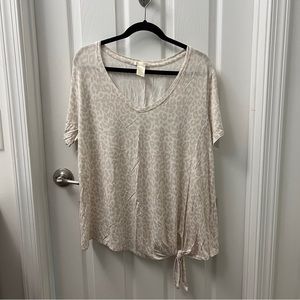 Matty M V Neck Leopard Print Top